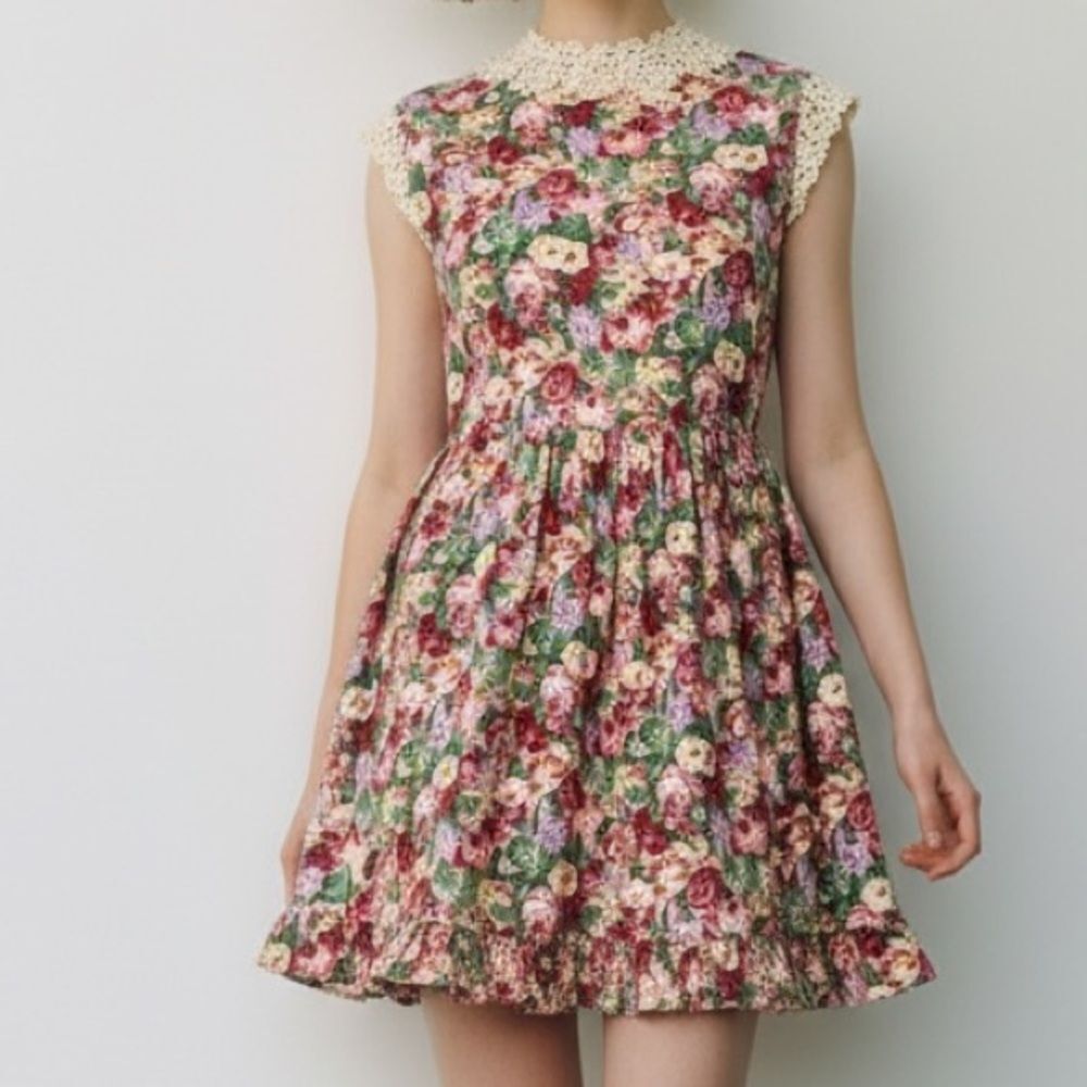 Vintage Three Blind Mice Floral Sleeveless Dress with Lace Collar in Size 14